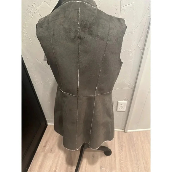 Outdoor Edition by Parkhurst Faux Fur/faux Suede Vest Medium - Picture 2 of 5